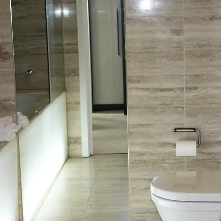 Beacon South Quarter * 샌디포드